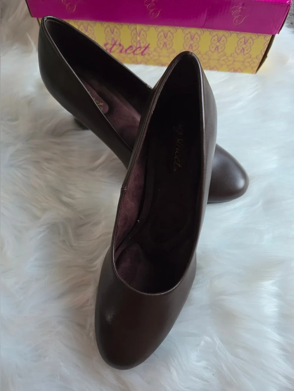 Easy Street Equinox Womens Stiletto Heel Pumps, 9 1/2 Wide, Brown